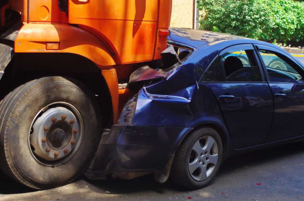 Seeking Justice: The Roles of Medical Malpractice Attorneys and Truck Accident Attorneys